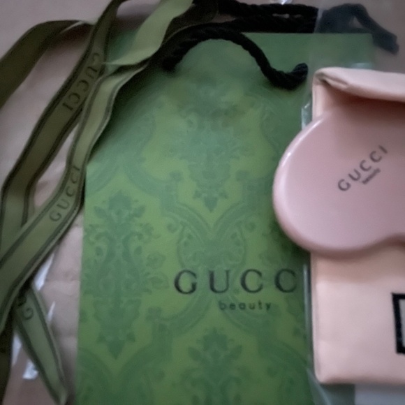 Pink Mirror +Pouch +Gift Bag +Ribbon NWOT - Picture 13 of 14